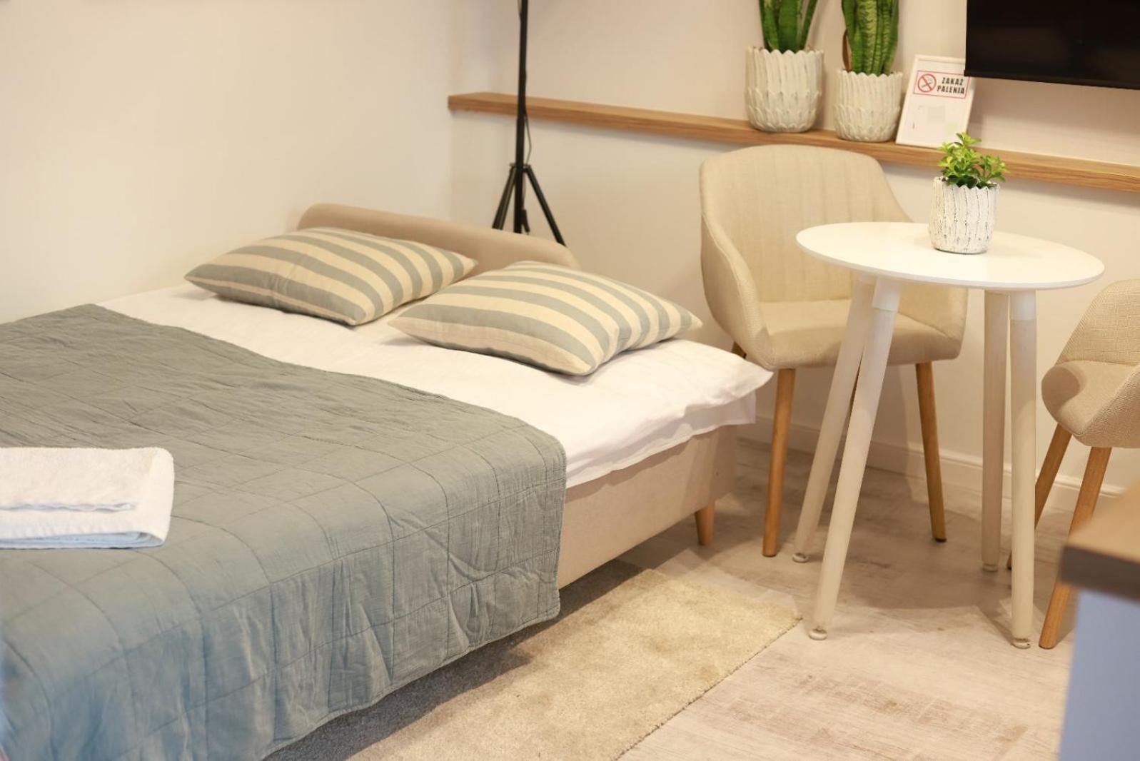 2 Apartament Mietowy Rumianek Lwowek Buitenkant foto